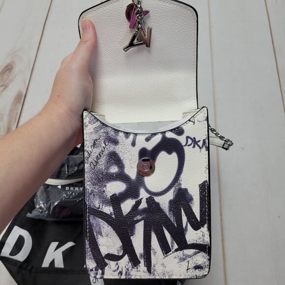 DKNY Elissa Grafitti chain crossbody bag lock front leather flap NWT moto - Picture 5 of 6